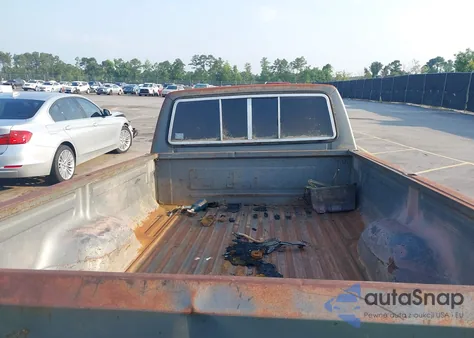 1981 Ford F100 from USA, damaged, VIN 1FTCF10E3BNB08776